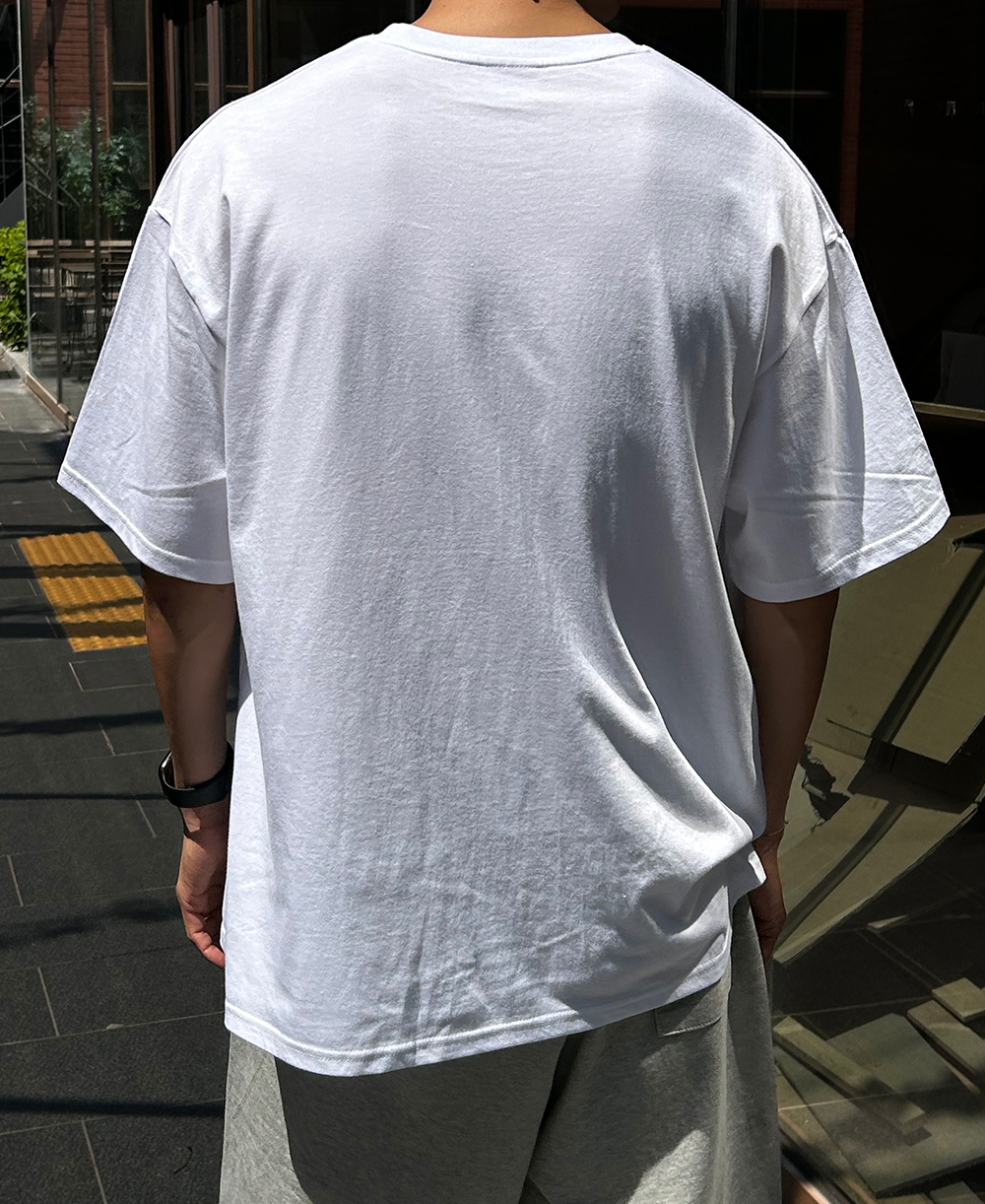 반팔 티셔츠 모델 착용 이미지-S1L40